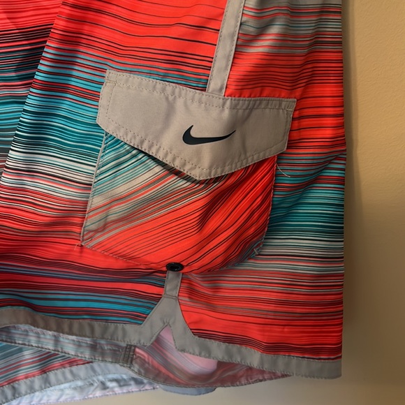 Nike swim trunks size medium #418 - Picture 2 of 4